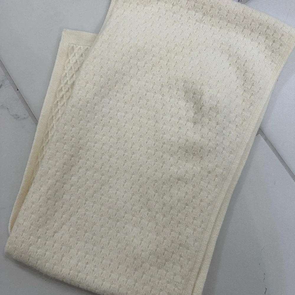 ECHO NEW YORK featherweight diamond knit oversized women's scarf wrap - Ivory - Picture 2 of 7